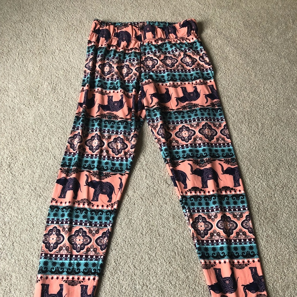Rue 21 patterned super soft leggings!